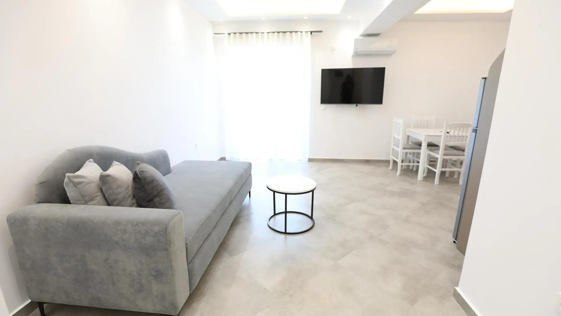 Villa Aliko Sarandë 아파트
