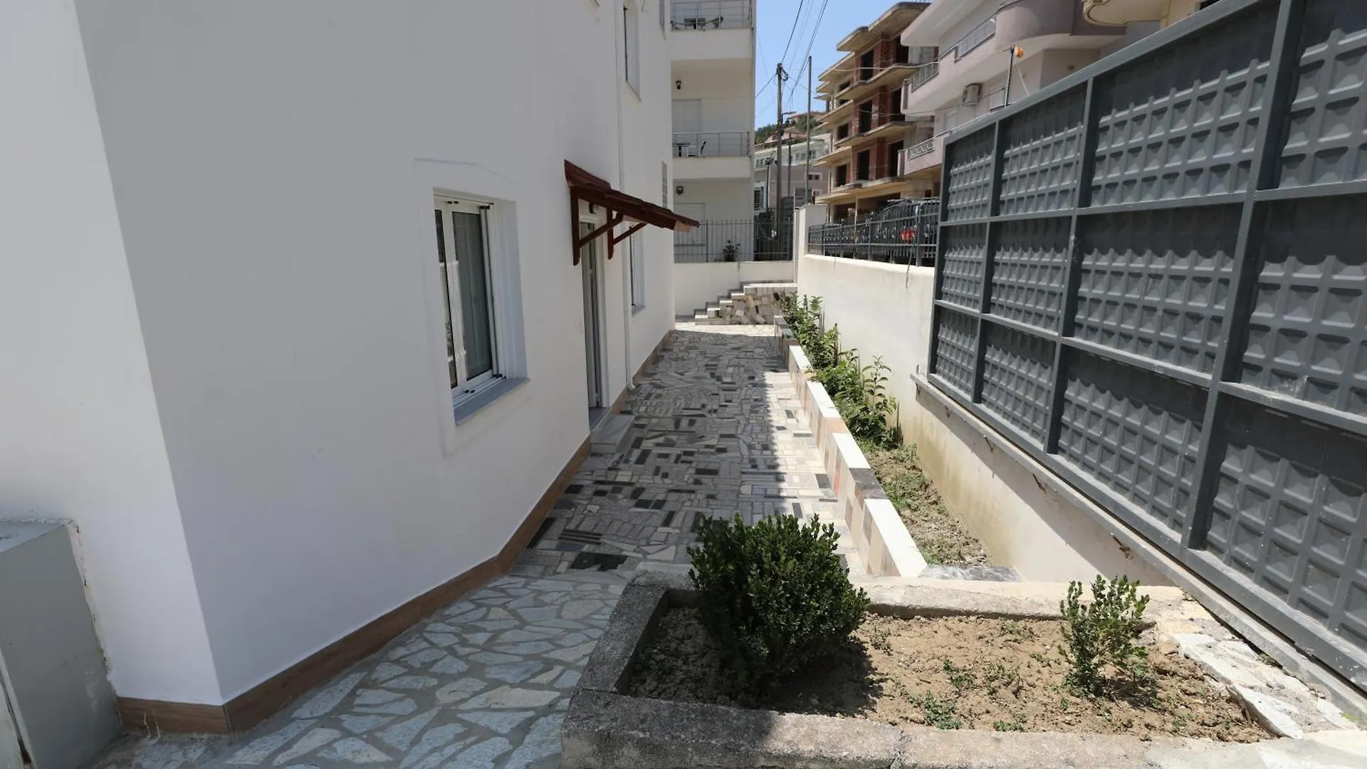 Villa Aliko Sarandë 0*,