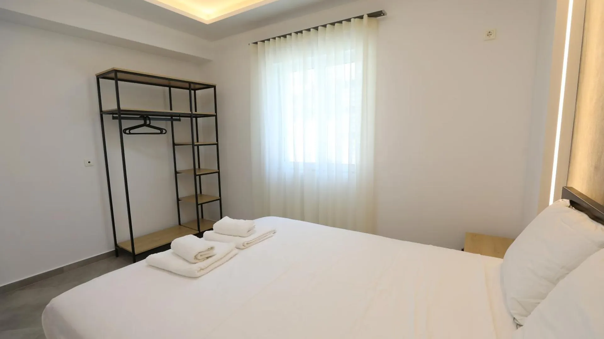 Villa Aliko Sarandë 아파트